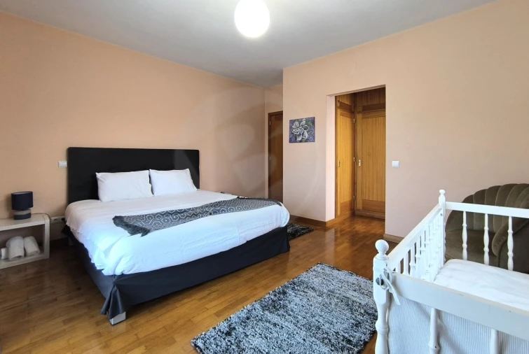 Moradia T4 para Venda em Rio Mau e Arcos Foto 7