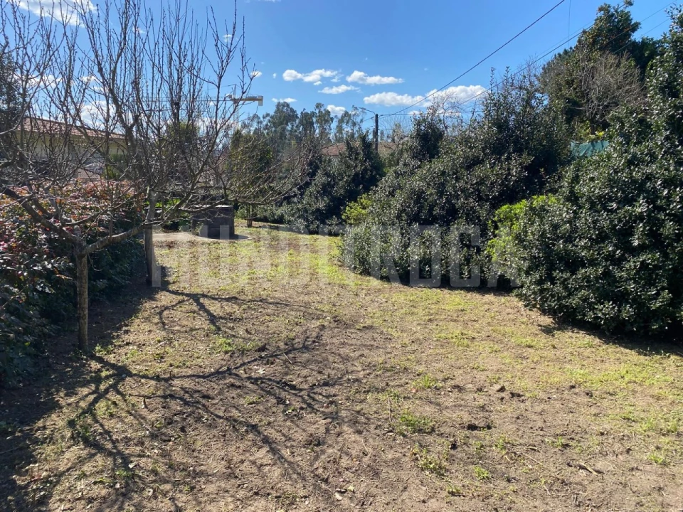 Moradia T4 para Venda em Lago Foto 18