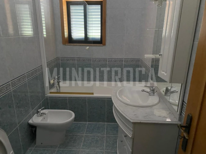 Moradia T4 para Venda em Lago Foto 3