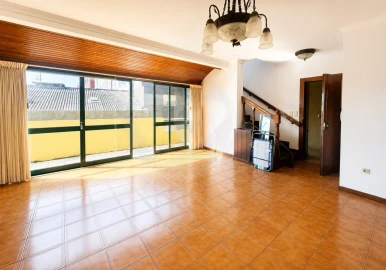 Apartamento T4 para Venda em Póvoa de Varzim, Beiriz e Argivai