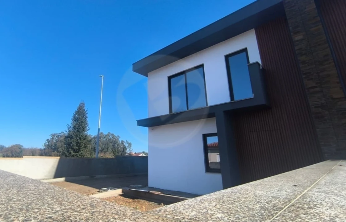 Moradia T3 para Venda em Rates Foto 14