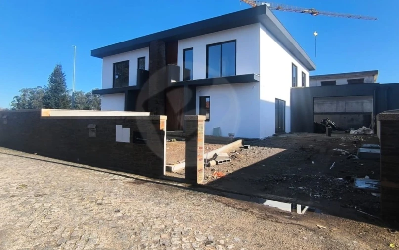 Moradia T3 para Venda em Rates Foto 16