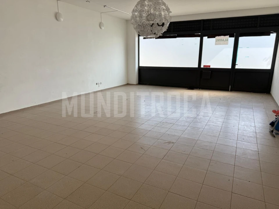 Garagem para Arrendamento em Ferreiros e Gondizalves Foto 1