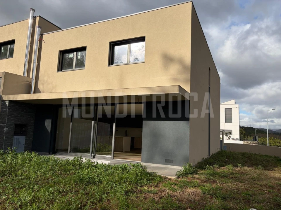 Moradia T3 para Venda em Ferreiros Foto 8