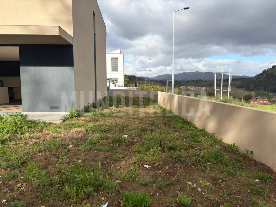 Moradia T3 para Venda em Ferreiros Foto 9