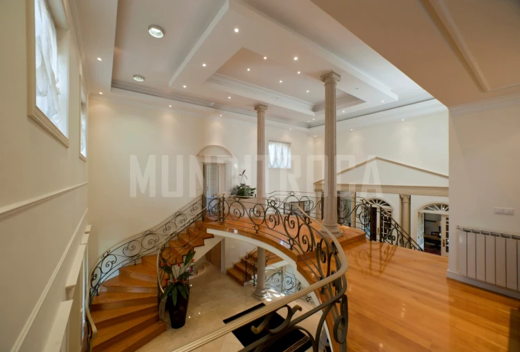 Moradia T6 para Venda em Vila Nova de Famalicão e Calendário Foto 3