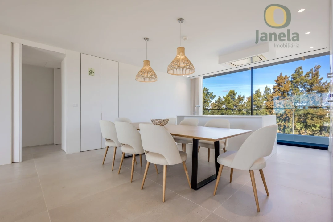 Apartamento T3 para Venda em Quarteira Foto 4