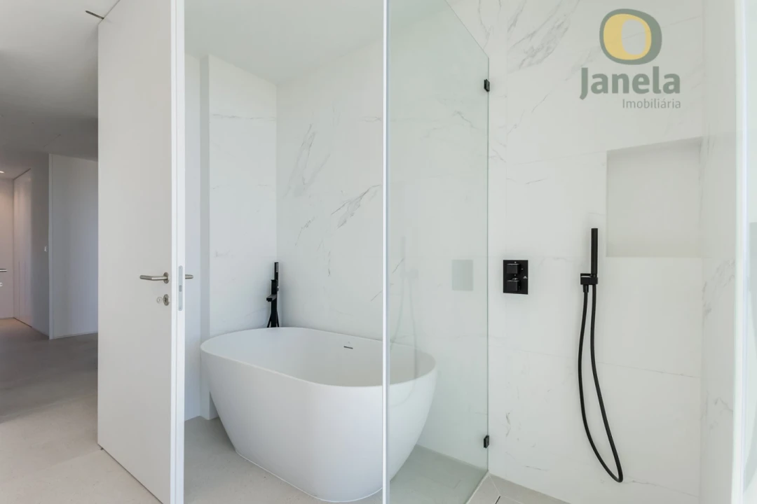 Apartamento T3 para Venda em Quarteira Foto 14