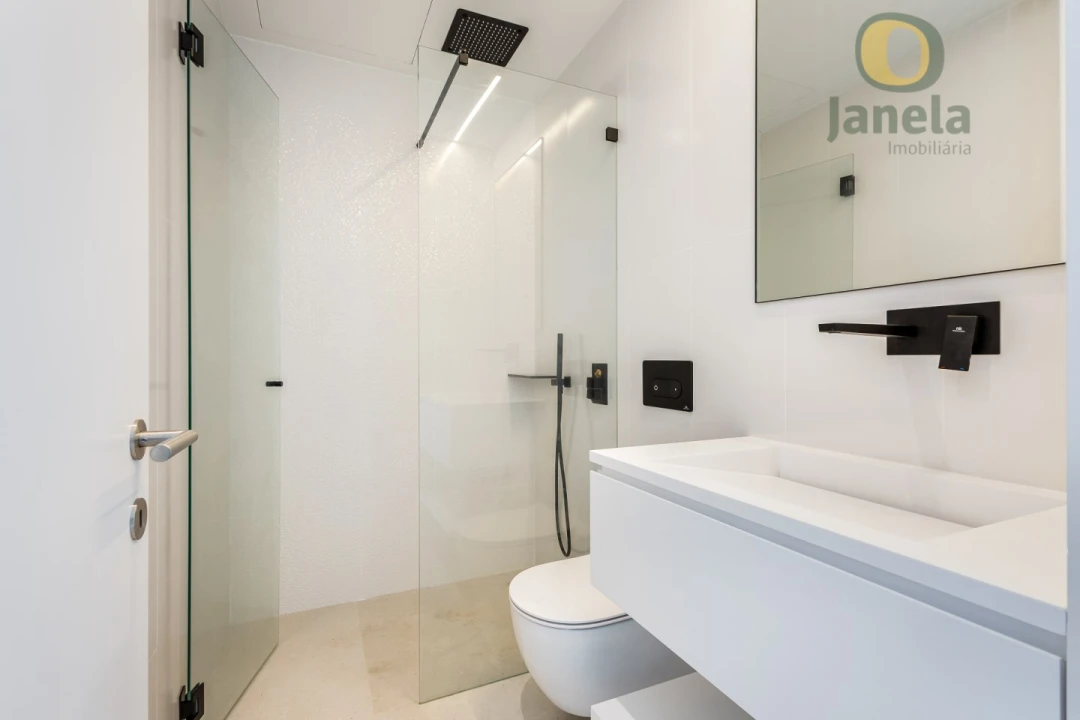 Apartamento T3 para Venda em Quarteira Foto 16