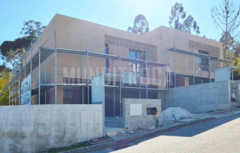 Moradia T3 para Venda em Lanhoso Foto 3