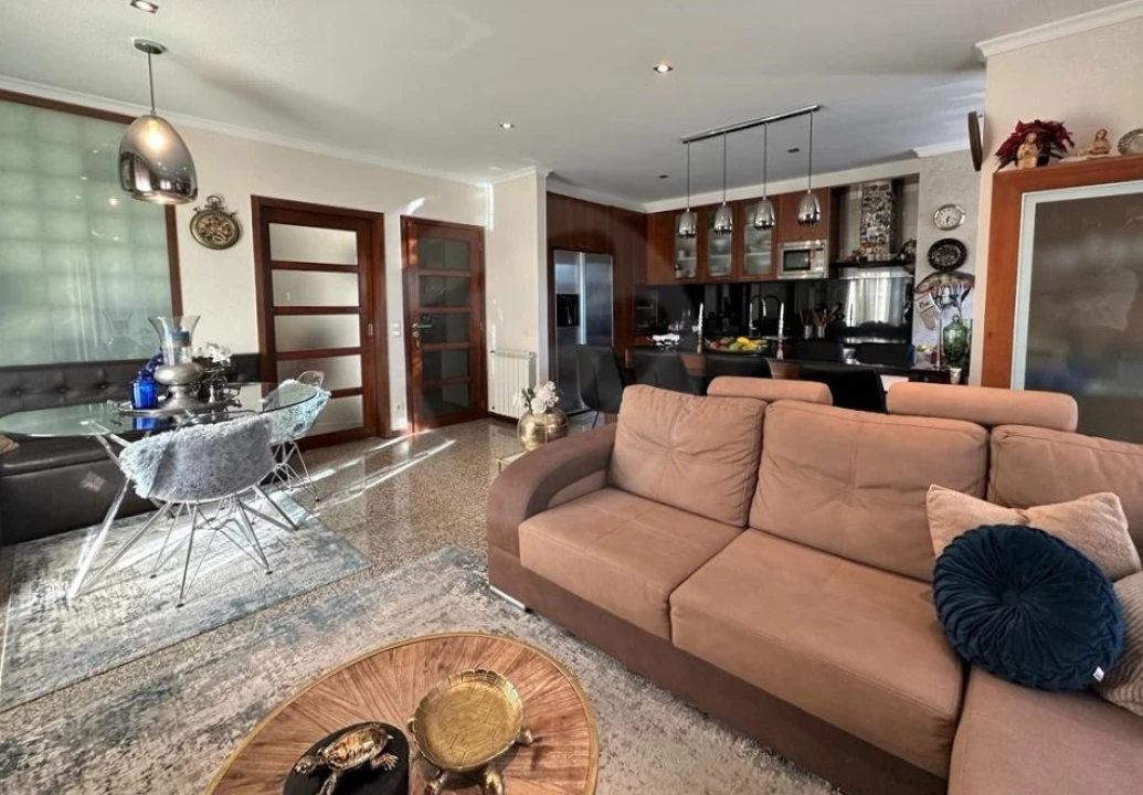 Apartamento T3 para Venda em Póvoa de Varzim, Beiriz e Argivai Foto 1