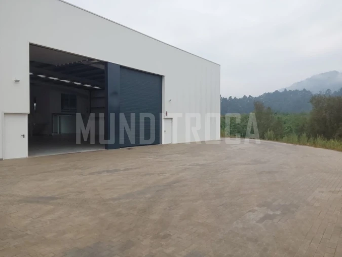 Armazém para Arrendamento em Silveiros e Rio Covo (Santa Eulália) Foto 12