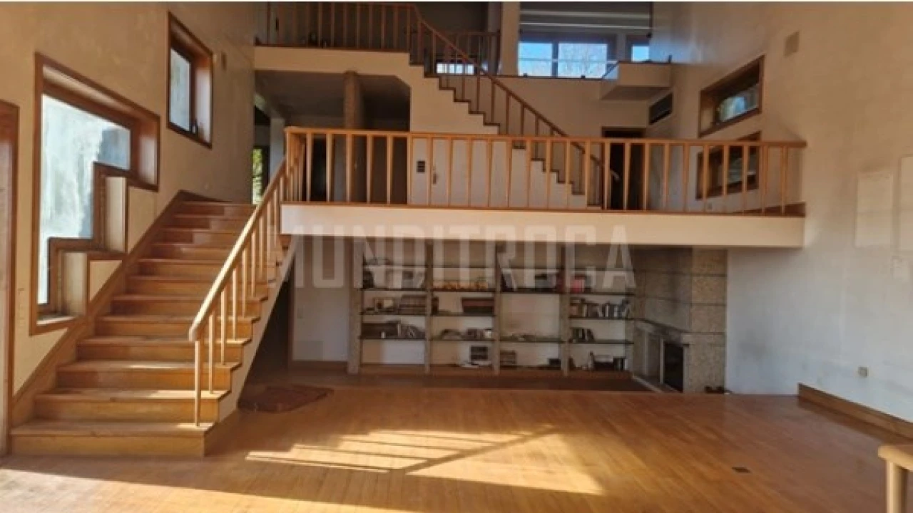 Moradia T8 para Venda em Azurem Foto 4