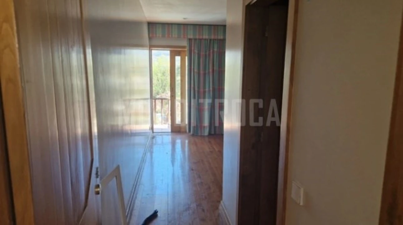 Moradia T8 para Venda em Azurem Foto 7