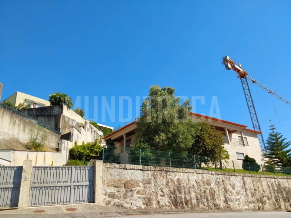 Moradia T3 para Venda em Lomar e Arcos Foto 2