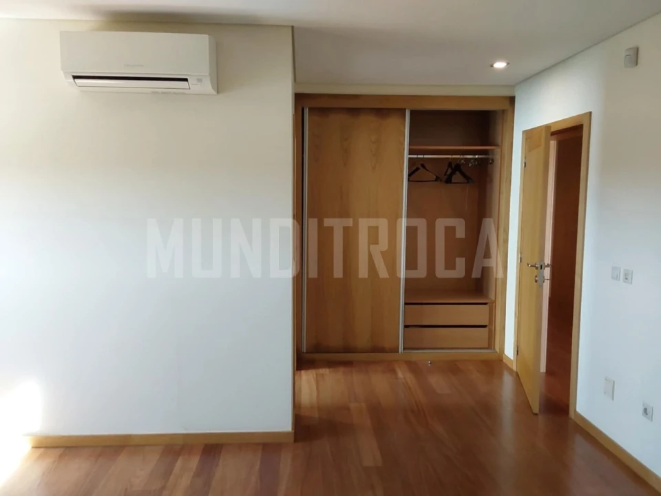 Moradia T3 para Venda em Lomar e Arcos Foto 8