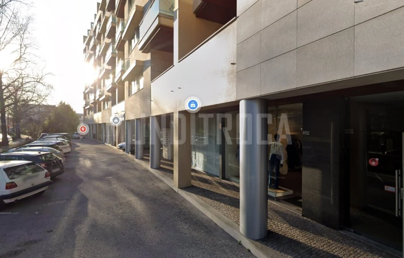 Loja para Venda em Creixomil Foto 4