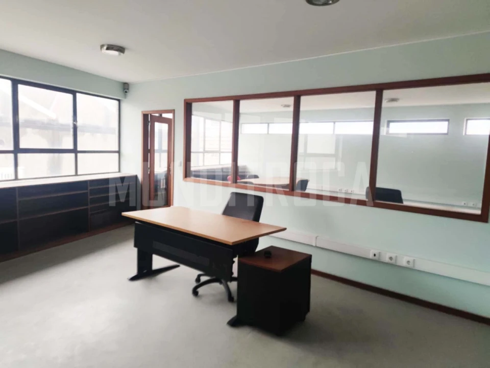 Armazém para Venda em Vila das Aves Foto 6