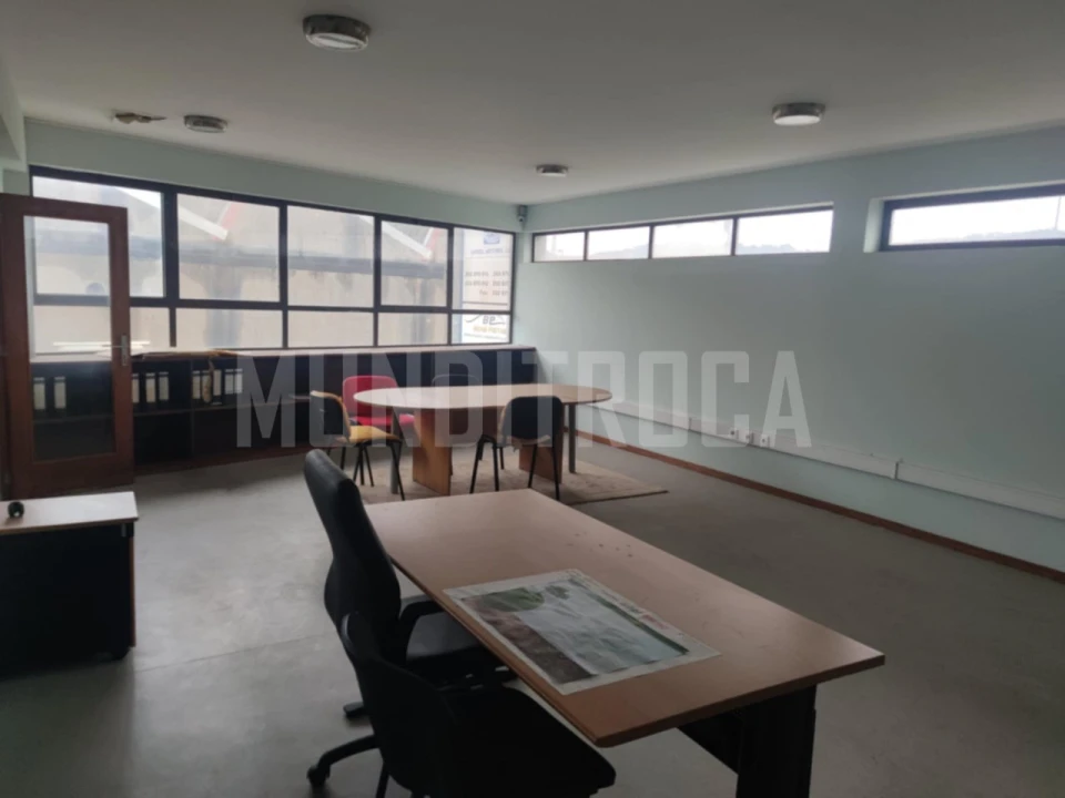 Armazém para Venda em Vila das Aves Foto 7