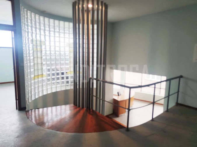 Armazém para Venda em Vila das Aves Foto 4