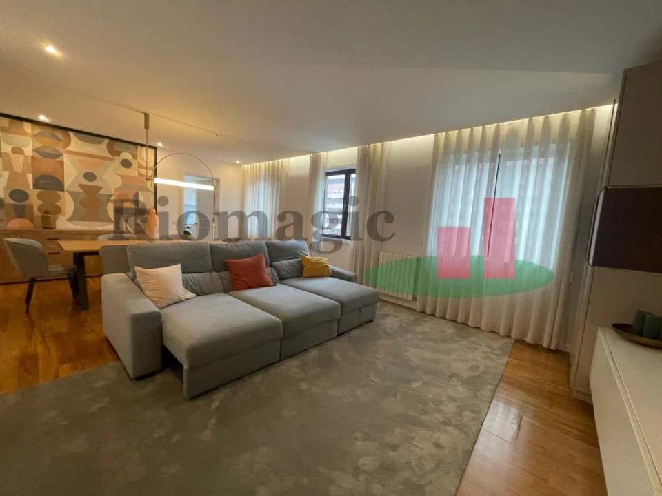 Apartamento T3 para Arrendamento em São Domingos de Benfica Foto 3