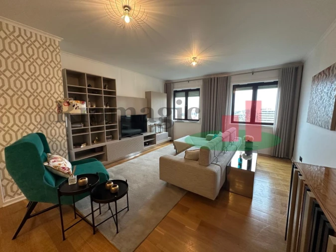 Apartamento T3 para Arrendamento em São Domingos de Benfica Foto 4