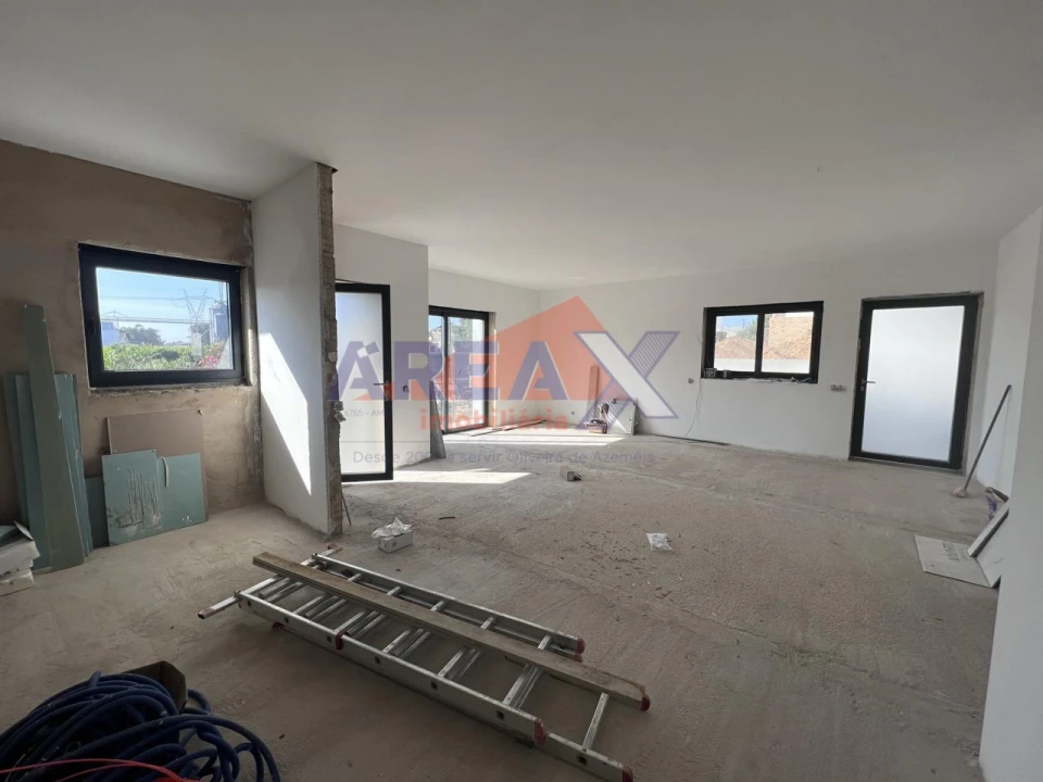 Moradia T3 para Venda em O. Azeméis, Riba-Ul, Ul, Macinhata Seixa, Madail Foto 4