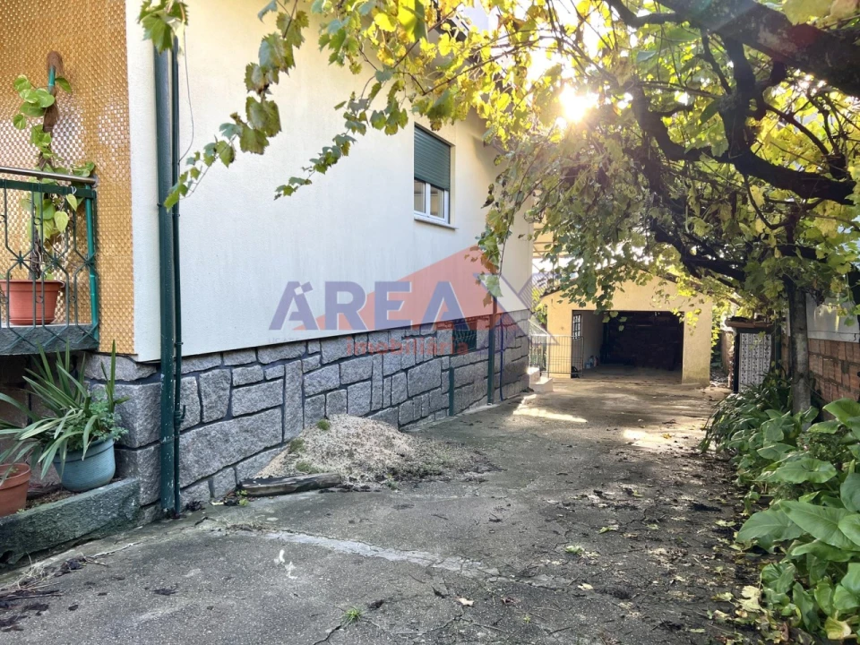 Moradia T5 para Venda em O. Azeméis, Riba-Ul, Ul, Macinhata Seixa, Madail Foto 10