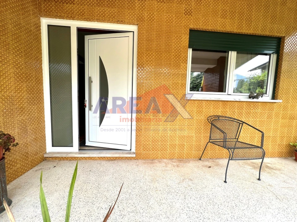 Moradia T5 para Venda em O. Azeméis, Riba-Ul, Ul, Macinhata Seixa, Madail Foto 5