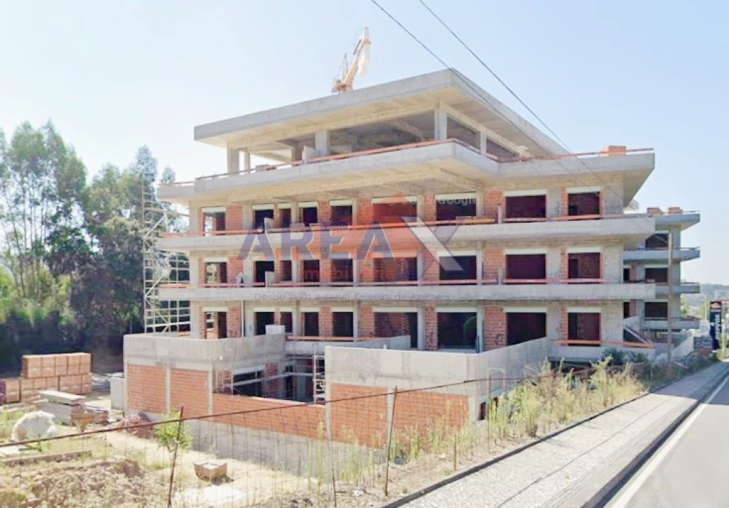Apartamento T1 para Venda em O. Azeméis, Riba-Ul, Ul, Macinhata Seixa, Madail Foto 1
