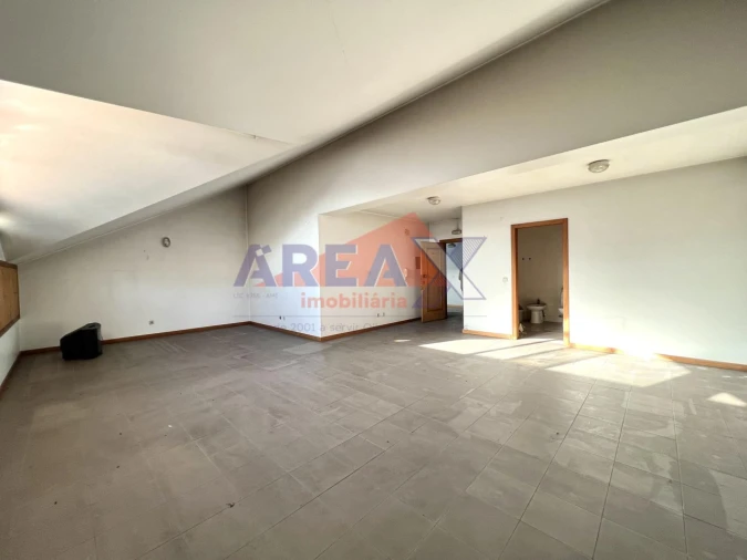 Prédio para Venda em O. Azeméis, Riba-Ul, Ul, Macinhata Seixa, Madail Foto 8