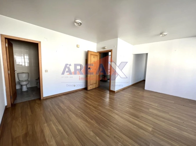 Prédio para Venda em O. Azeméis, Riba-Ul, Ul, Macinhata Seixa, Madail Foto 15