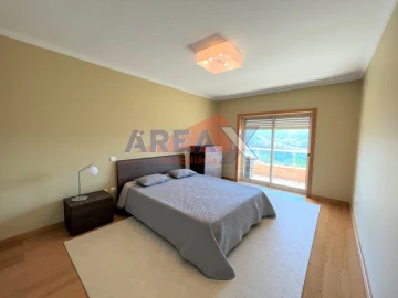 Apartamento T4 para Venda em O. Azeméis, Riba-Ul, Ul, Macinhata Seixa, Madail