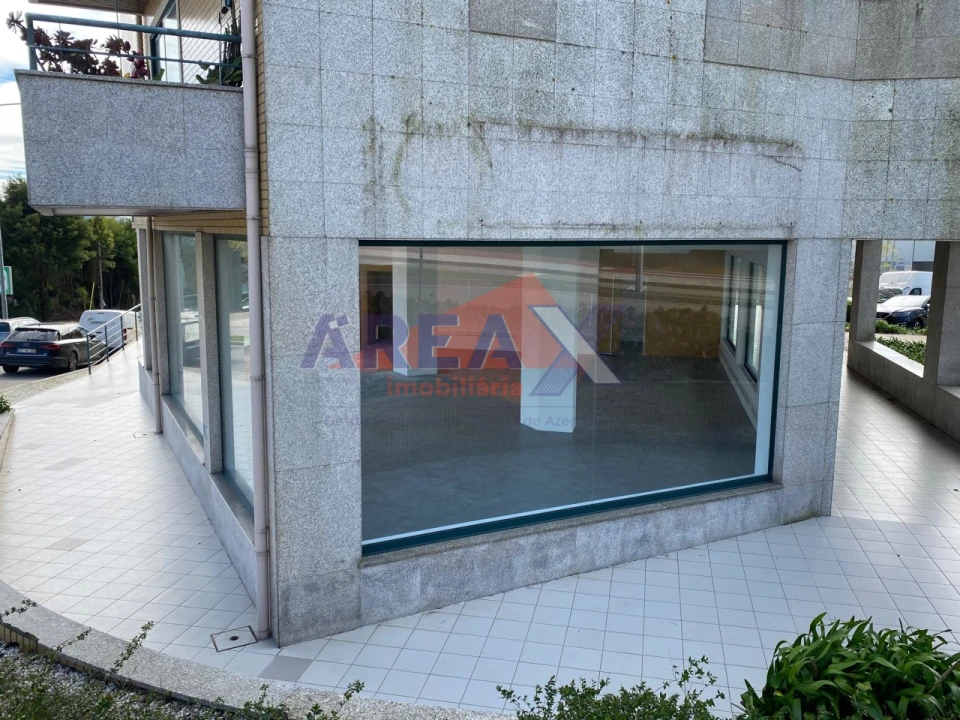 Loja para Arrendamento em O. Azeméis, Riba-Ul, Ul, Macinhata Seixa, Madail Foto 2