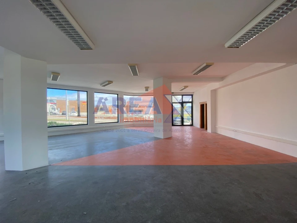 Loja para Arrendamento em O. Azeméis, Riba-Ul, Ul, Macinhata Seixa, Madail Foto 5