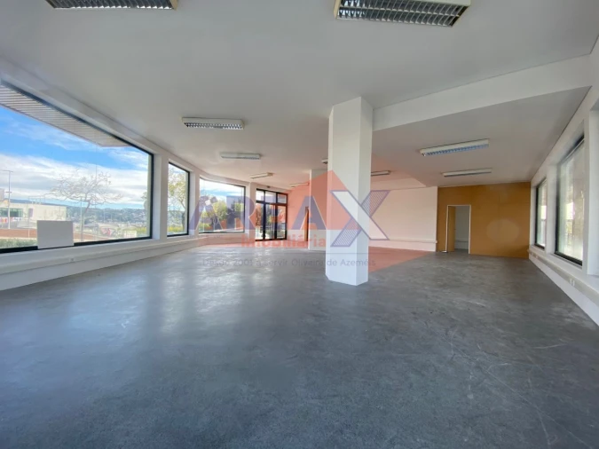 Loja para Arrendamento em O. Azeméis, Riba-Ul, Ul, Macinhata Seixa, Madail Foto 4