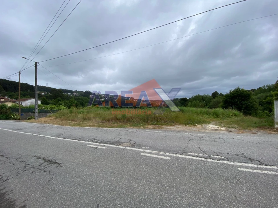 Terreno para Venda em O. Azeméis, Riba-Ul, Ul, Macinhata Seixa, Madail Foto 1