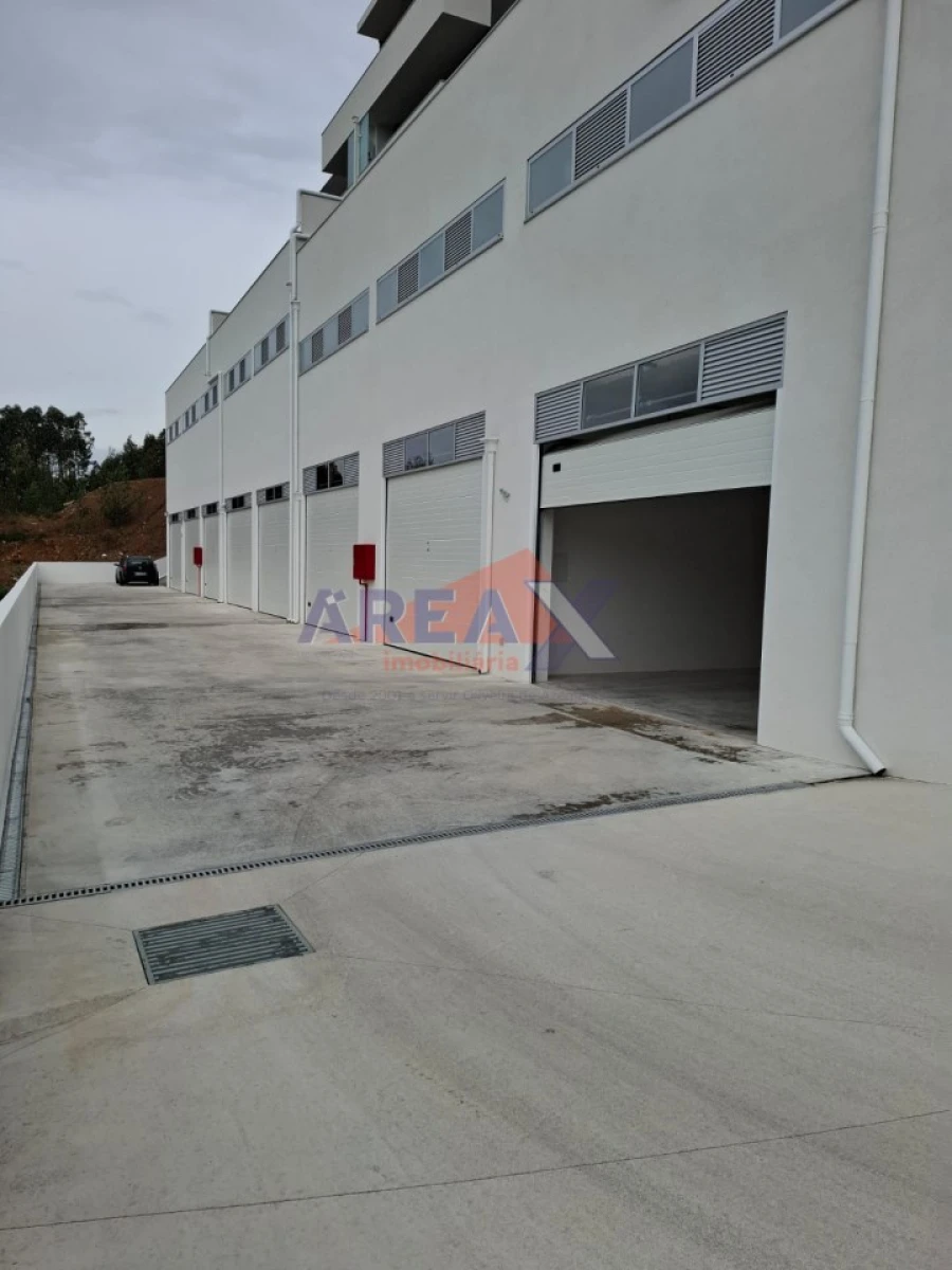 Garagem para Arrendamento em O. Azeméis, Riba-Ul, Ul, Macinhata Seixa, Madail Foto 1