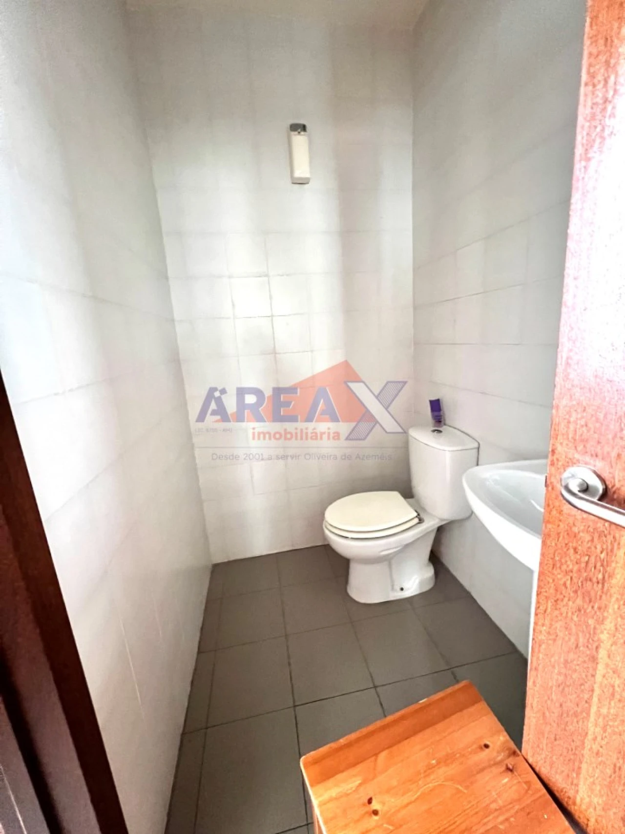 Loja para Arrendamento em Nogueira do Cravo e Pindelo Foto 9