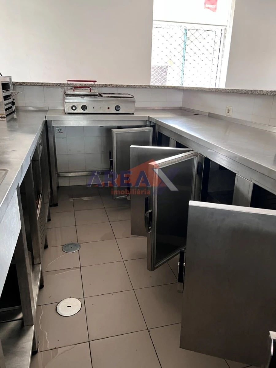 Loja para Arrendamento em Nogueira do Cravo e Pindelo Foto 12