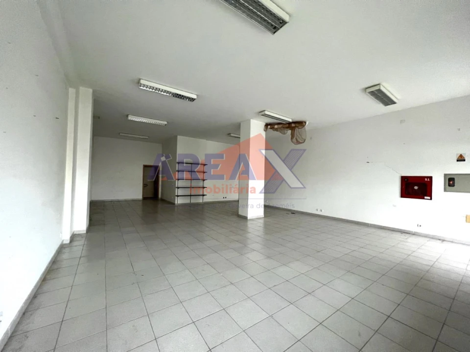 Loja para Venda em O. Azeméis, Riba-Ul, Ul, Macinhata Seixa, Madail Foto 5