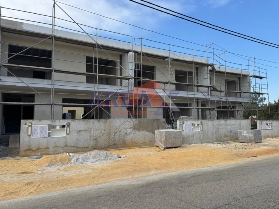 Moradia T3 para Venda em Loureiro Foto 1