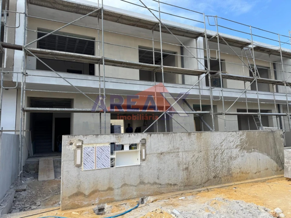 Moradia T3 para Venda em Loureiro Foto 7