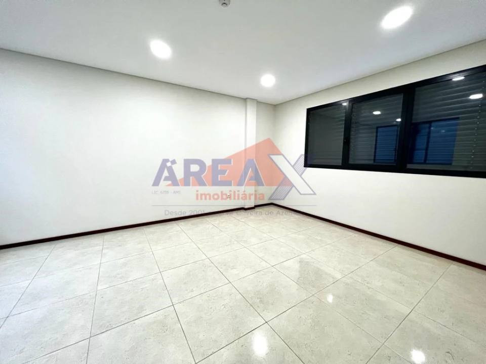 Armazém para Arrendamento em Carregosa Foto 11