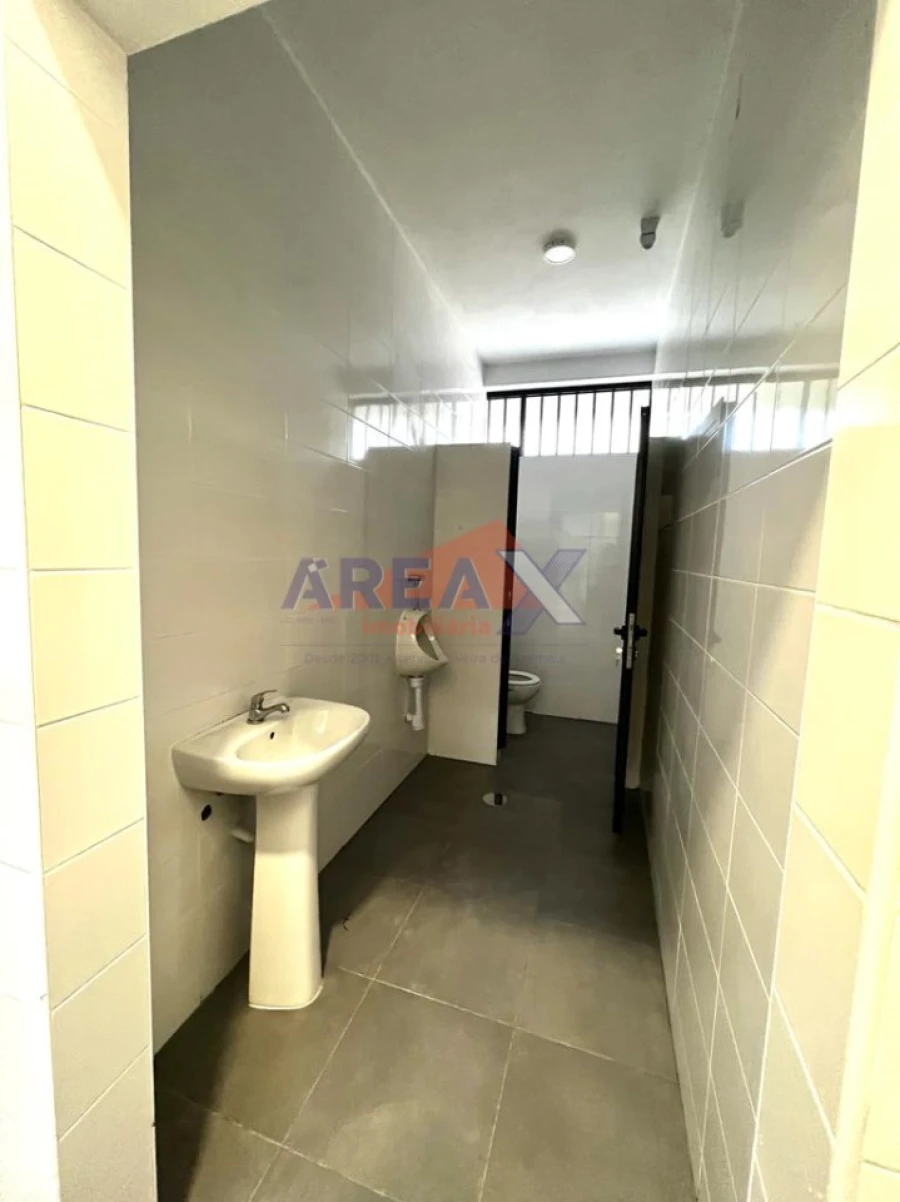 Armazém para Arrendamento em Carregosa Foto 13