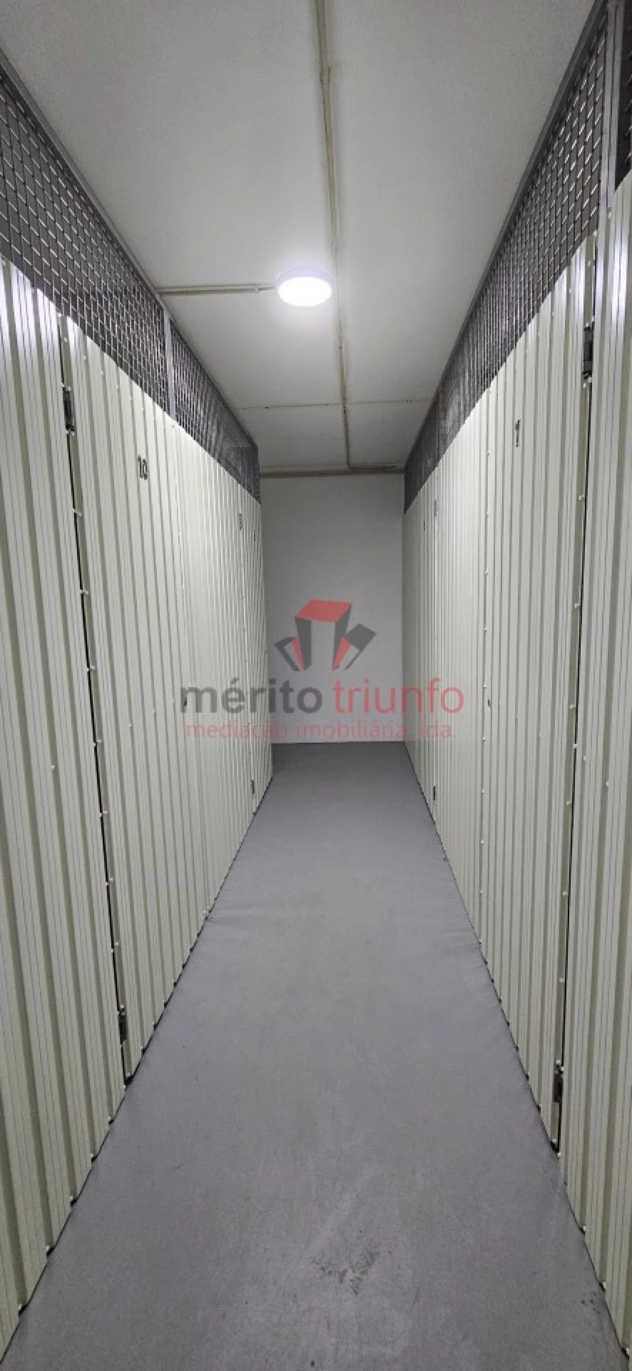 Armazém para Arrendamento em Vila das Aves Foto 4