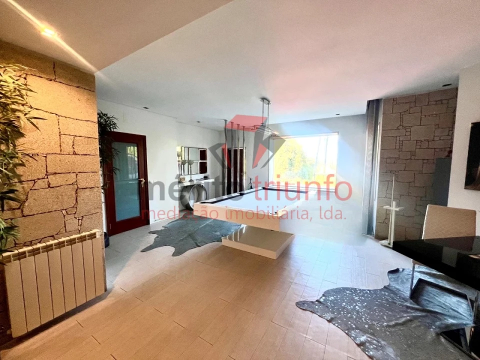 Moradia T4 para Venda em Cruz Foto 13