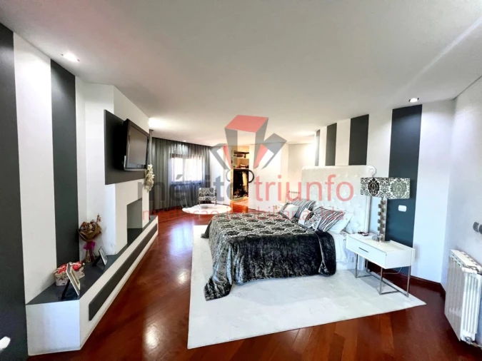 Moradia T4 para Venda em Cruz Foto 33