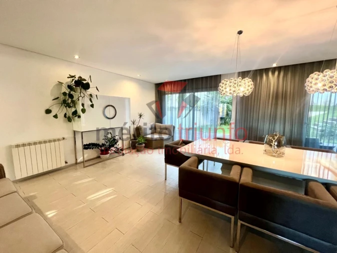 Moradia T4 para Venda em Cruz Foto 25