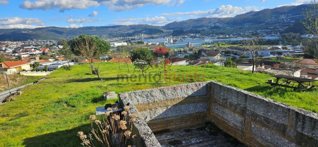 Terreno para Venda em Lordelo Foto 2